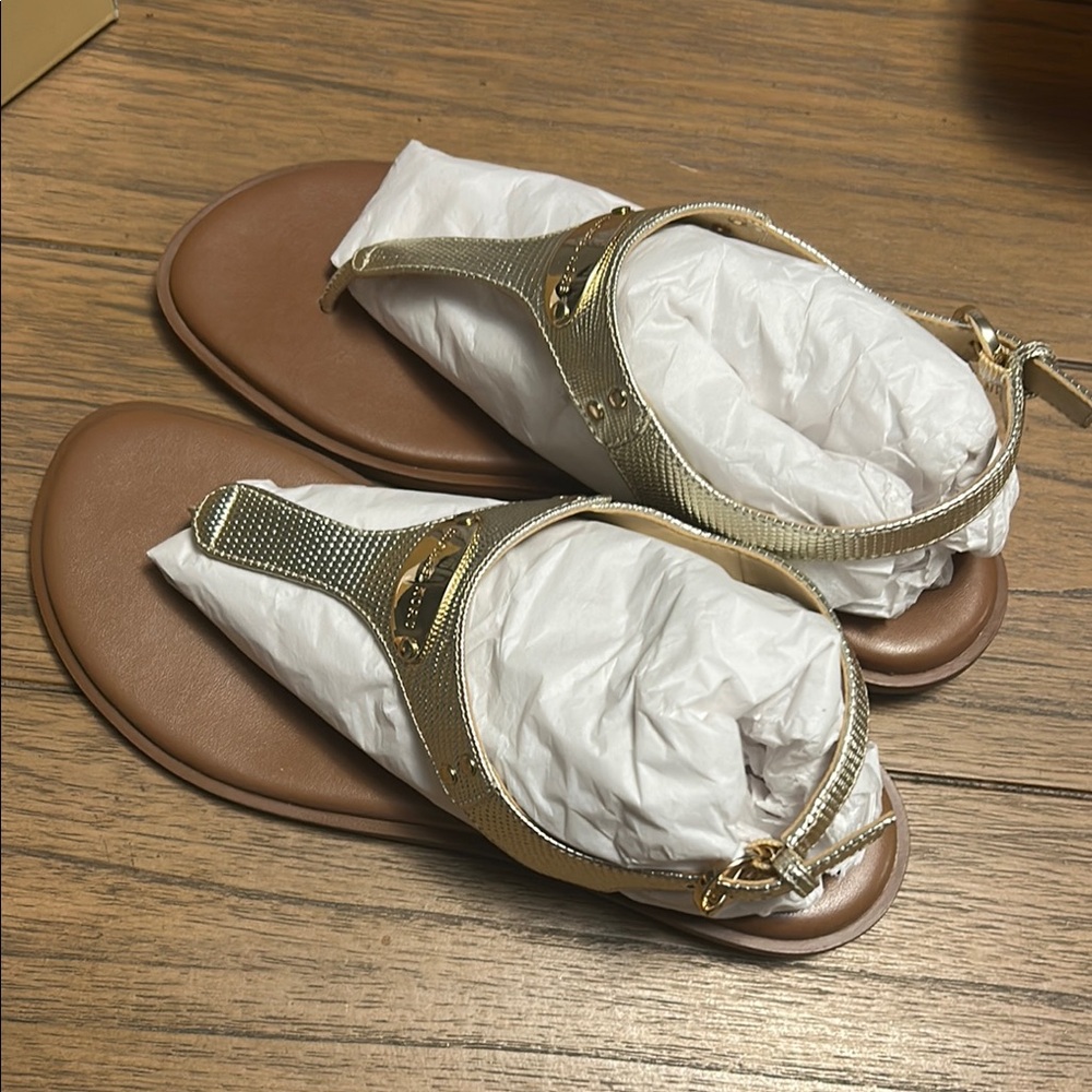 Michael Kors Gold Brown Sandals with Metallic T-Strap - Picture 6 of 8